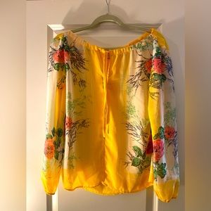 Elegant yellow blouse